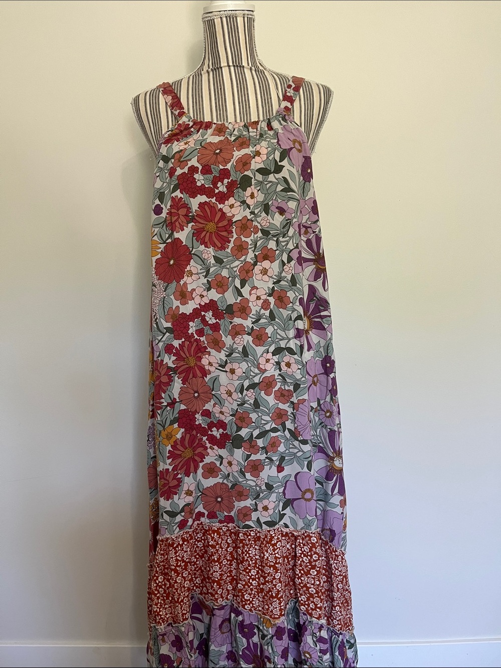 Gigio - Floral High-Low Maxi Dress with Multicolor Blooms